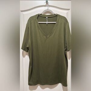 Vibrant Olive Green Women's Short Sleeve Tee